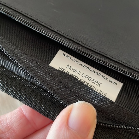 Cocoon Grid-It Organizer for Travel - Picture 5 of 6